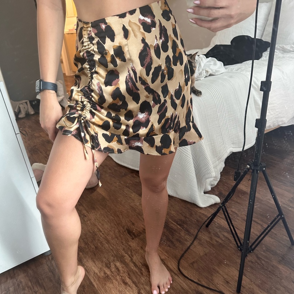 missguided petite leopard/ cheetah print satin skirt with tie size 2/ xs